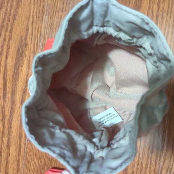 L'OCCITANE cosmetic pouch - Picture 2 of 2